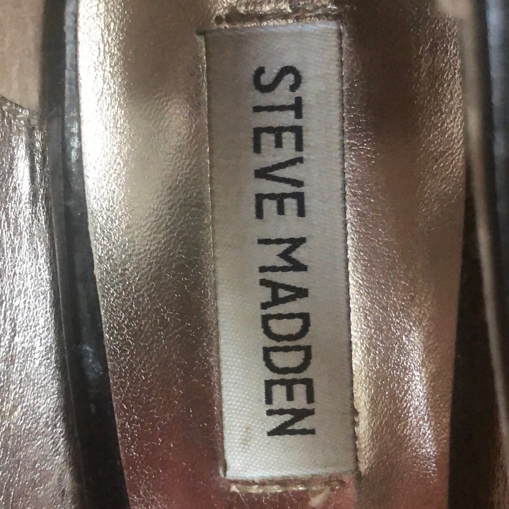 Heels - Picture 3 of 3